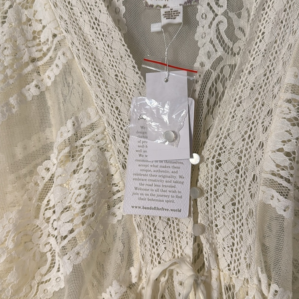 Band of the Free Cynthia Ivory Lace Duster - Picture 6 of 7